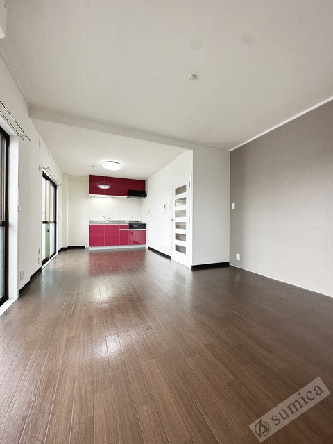 居室・リビング　アクセントクロスがオシャレを演出♪