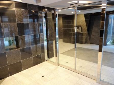 エントランス　建物の内部です