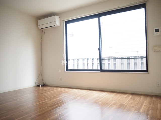 居室・リビング　明るい雰囲気で暮らしやすい！優しい質感の室内がオススメ☆