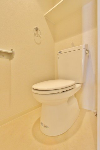 トイレ　参考写真（同物件別部屋）