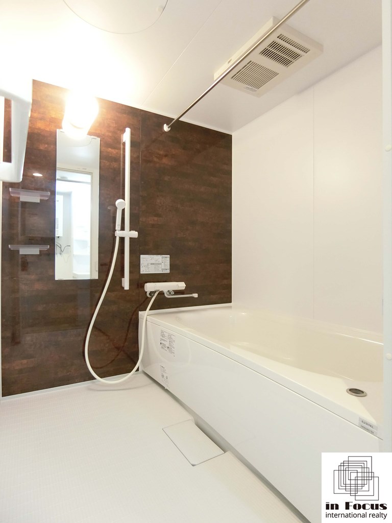 バス・シャワールーム　追い炊き機能付き広々ゆったり一坪風呂