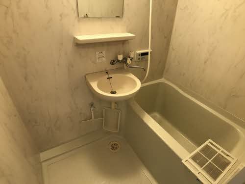 バス・シャワールーム　浴室