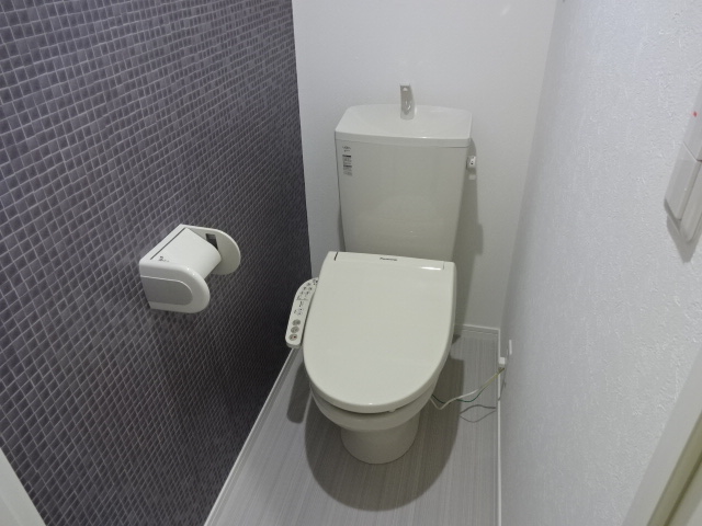 トイレ　※モデル写真