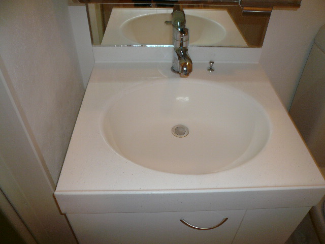 洗面設備　※モデル写真