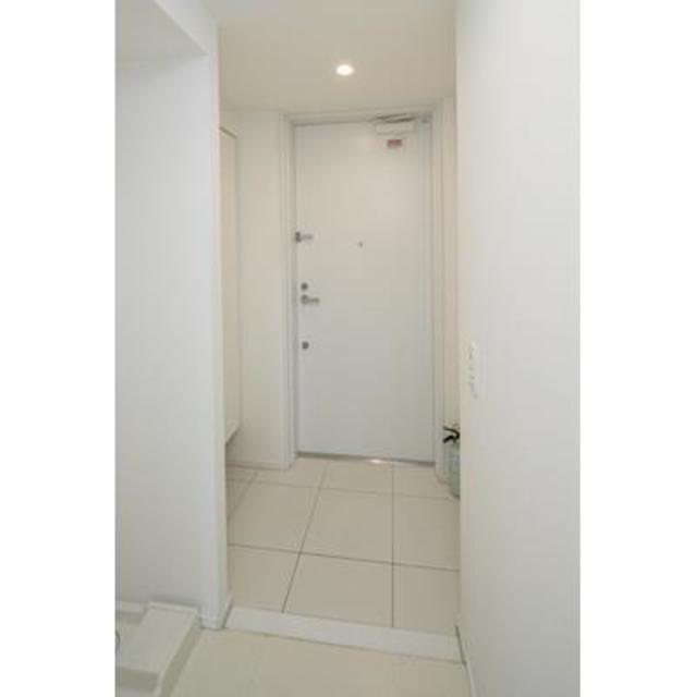玄関　※写真は同タイプ住戸です。