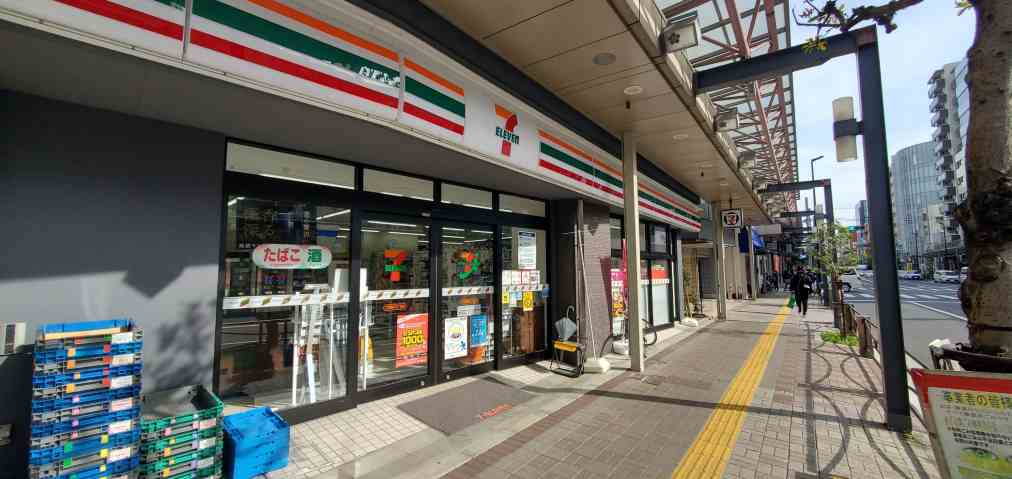 コンビニ　セブン－イレブン江東亀戸４丁目店（コンビニ）まで6m