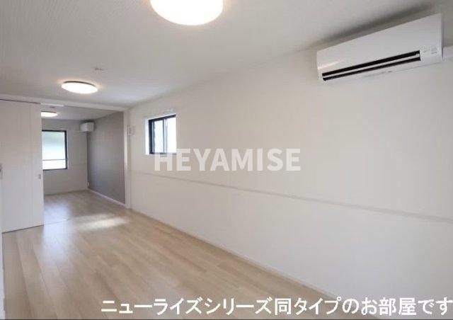 居室・リビング　類似物件の画像となります。