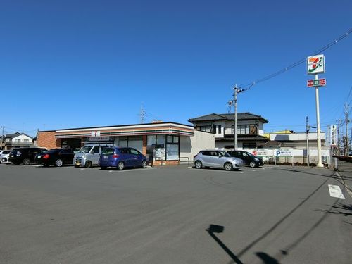 コンビニ　セブンイレブン（コンビニ）まで300m