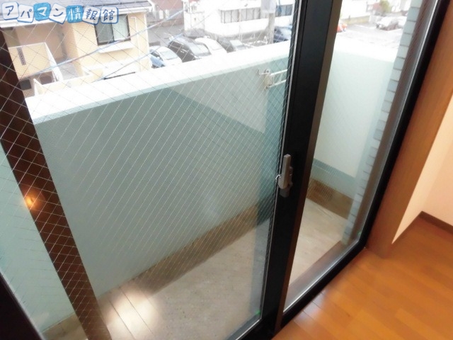 バルコニー　冷蔵庫置場