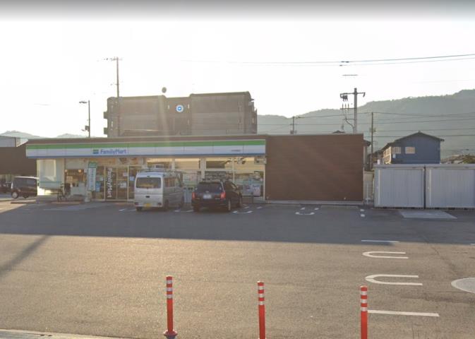 コンビニ　セブンイレブン（コンビニ）まで831m