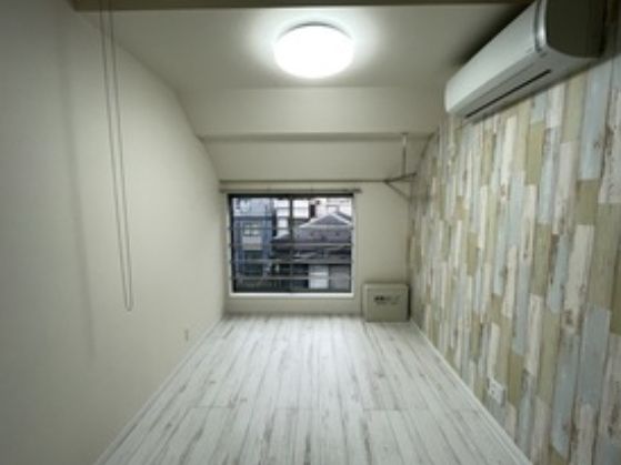 居室・リビング　☆明るい洋室☆