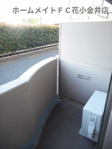 バルコニー　開放的で明るい空間を演出してくれるバルコニーです