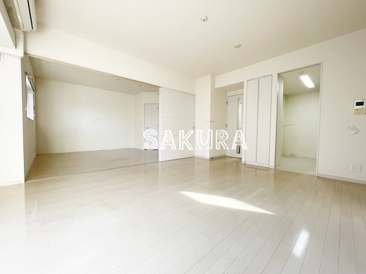 居室・リビング　使いやすい形の為、レイアウトを楽しめます♪