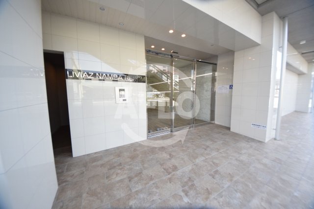 エントランス　LIVIAZ NAMBA RENOM　エントランス