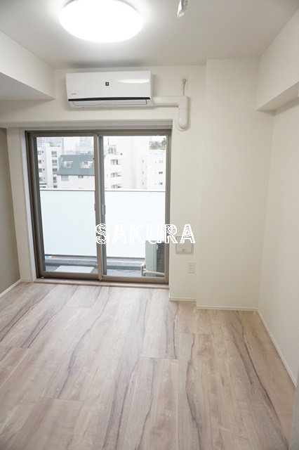 居室・リビング　こちらのリビングで趣味の時間をお楽しみください♪