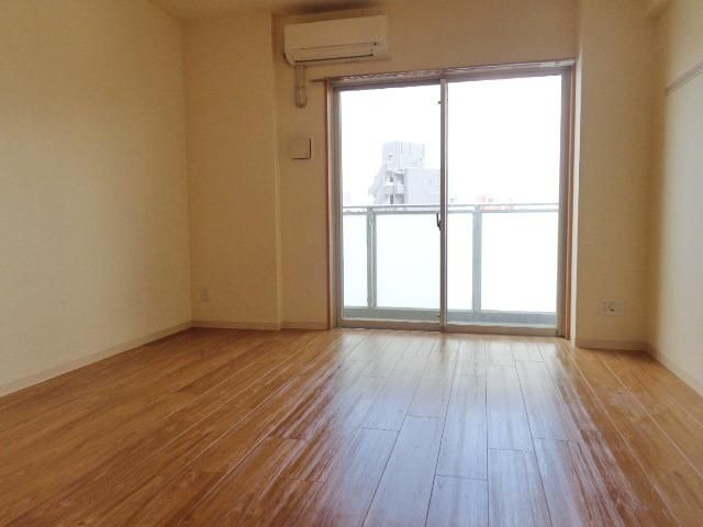 その他部屋・スペース　開放感あふれる居室