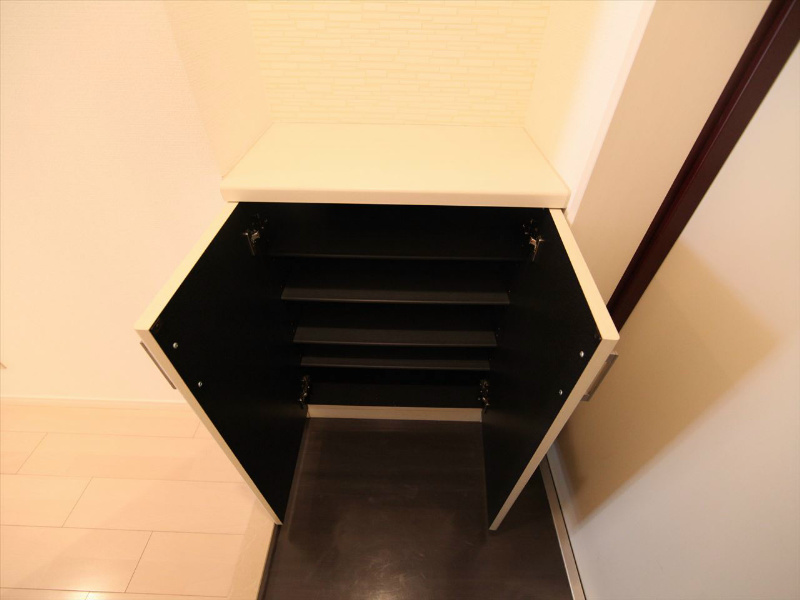 玄関　玄関　シューズボックス