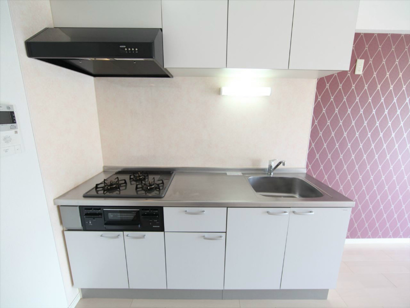 キッチン　システムキッチン　3口ガスコンロ　グリル付