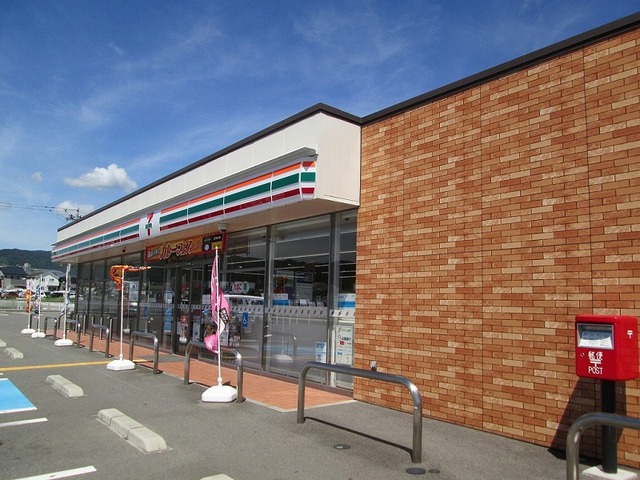 コンビニ　セブンイレブン 岩出中黒店様（コンビニ）まで246m