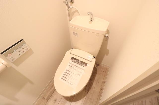 トイレ　人気設備♪シャワートイレ♪