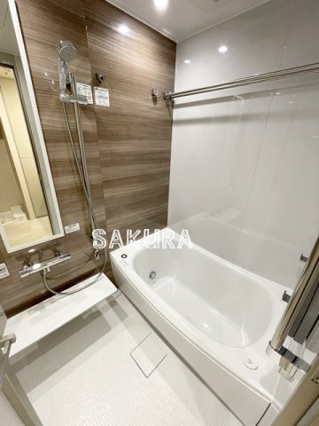 バス・シャワールーム　バスルーム