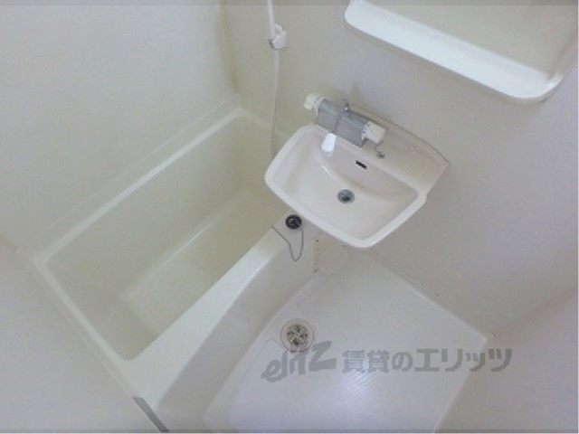 バス・シャワールーム　バス