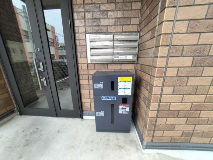 エントランス　宅配ボックス