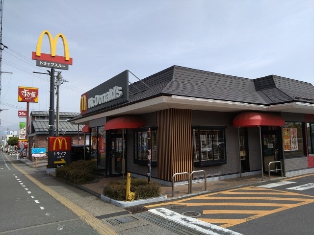 飲食店　マクドナルド長野ＳＢＣ通り店（飲食店）まで613m