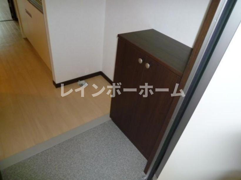 玄関　※別部屋参考写真