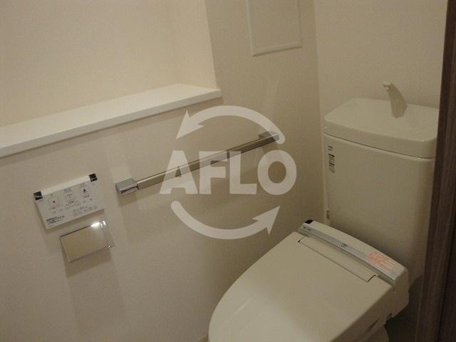 トイレ　ブランズタワー大阪備後町　温水洗浄便座