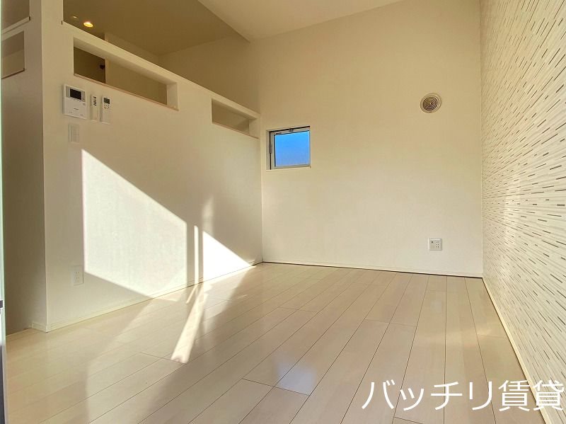 居室・リビング　別号室タイプの為、現状を優先致します。