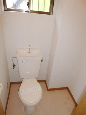 トイレ　★トイレに窓有り★
