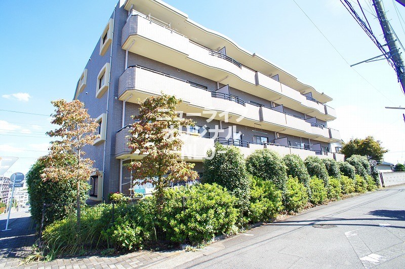 建物外観　外壁タイル張りのお洒落な外観です。