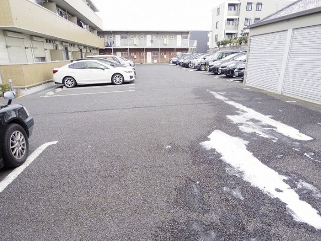 駐車場　駐車場
