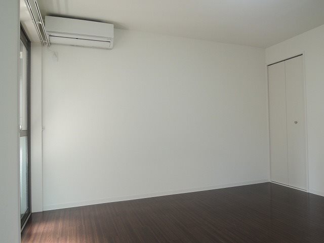 居室・リビング　(同マンション別部屋)