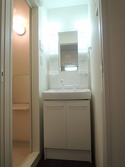 洗面設備　(同マンション別部屋)