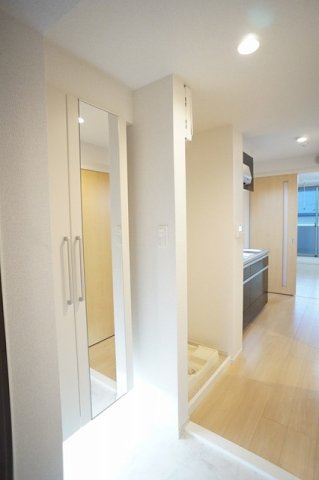 玄関　収納もある玄関です