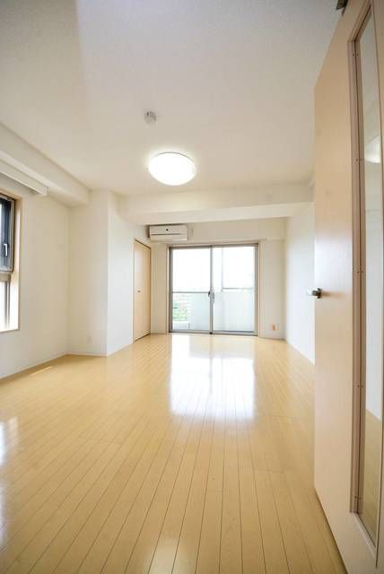居室・リビング　※別部屋参考写真