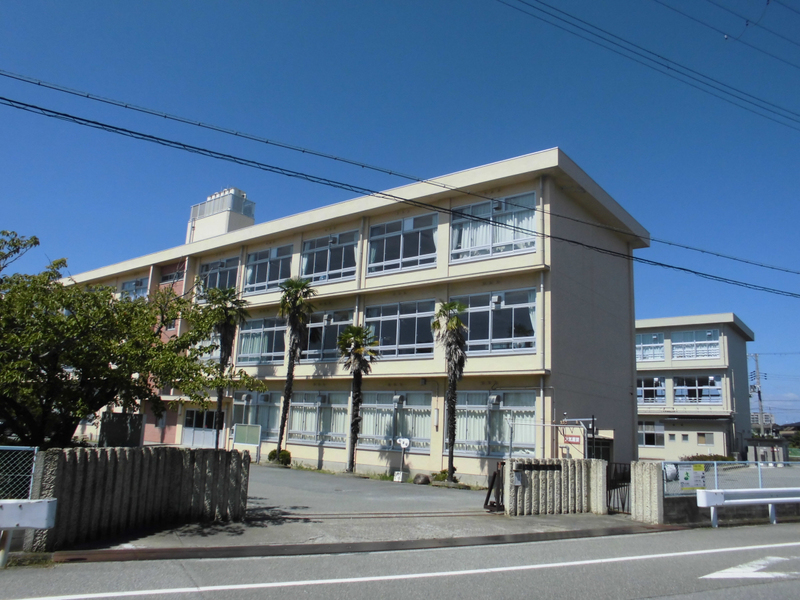 小学校　平岡南小学校（小学校）まで765m