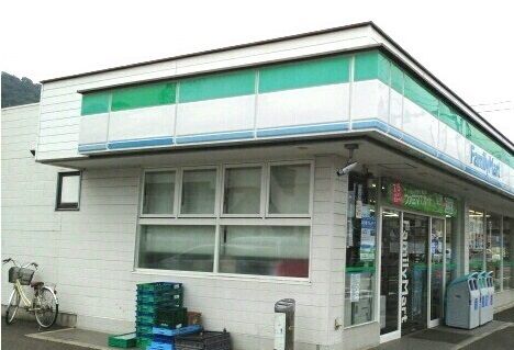 コンビニ　ファミリーマート 丸文熱海店（コンビニ）まで160m