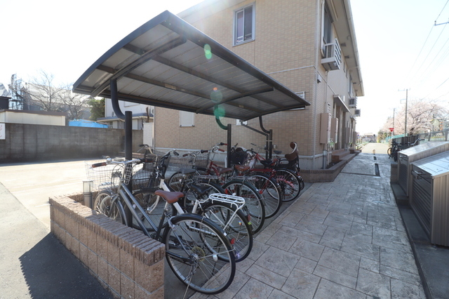 その他　屋根付き駐輪場