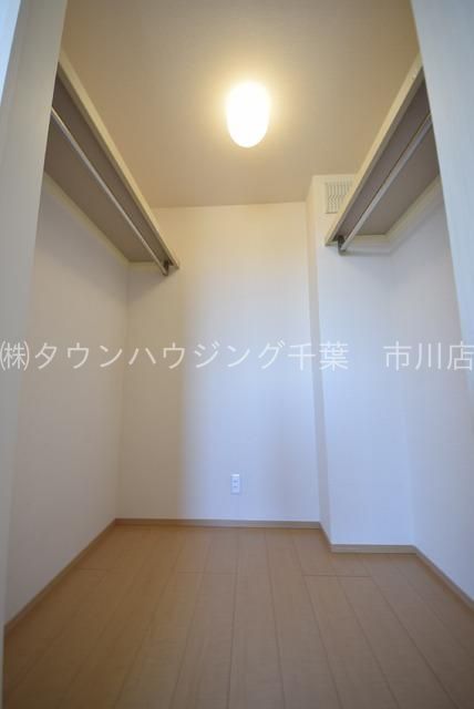 収納　しっかり収納できるウォークインクローゼット