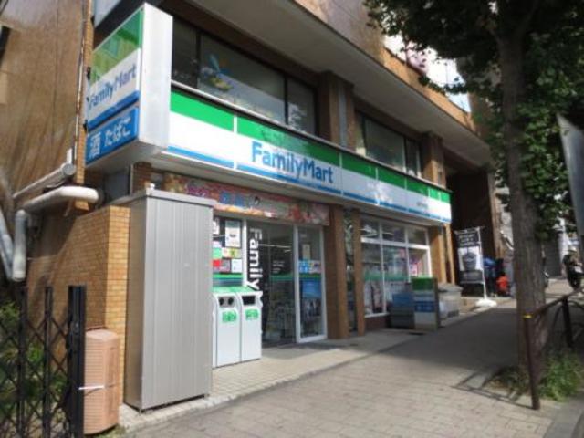 コンビニ　ファミリーマート宮前平駅前店（コンビニ）まで718m