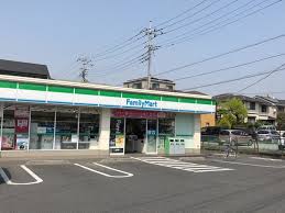 コンビニ　ファミリーマートさいたま白幡店（コンビニ）まで531m