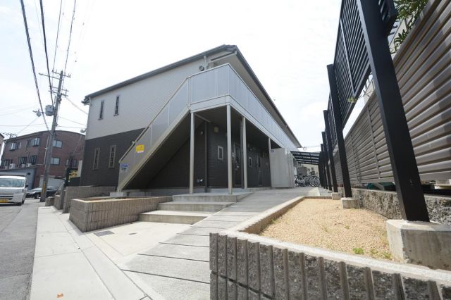 建物外観　TVインターホンで安心です♪