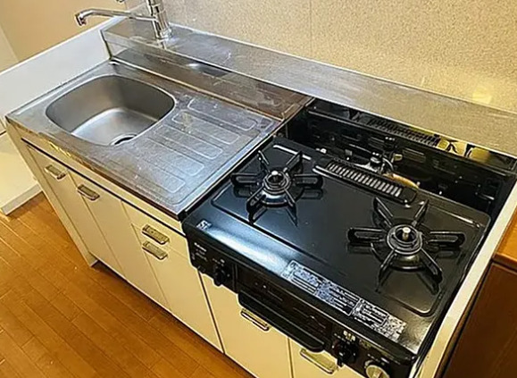 キッチン　別部屋の画像を使用しております。