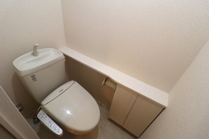 トイレ　温水洗浄便座
