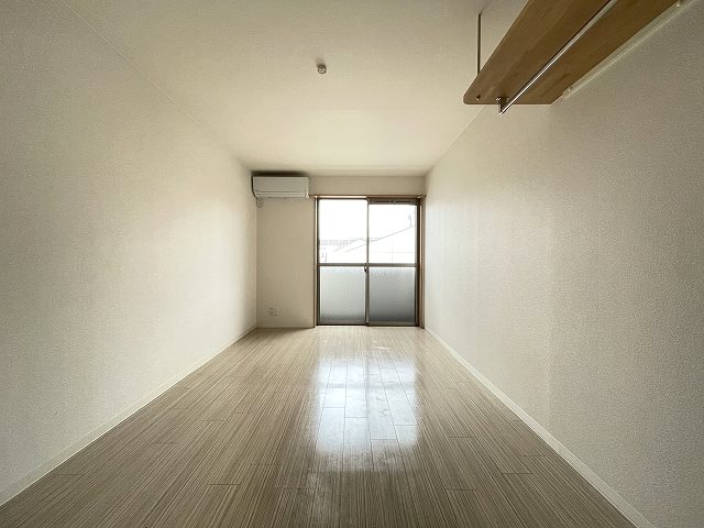 居室・リビング　別タイプ参考写真掲載。
