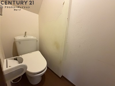 トイレ　温水洗浄便座付きのトイレです♪