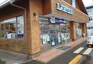 コンビニ　ローソン川辺町小熊店様（コンビニ）まで800m
